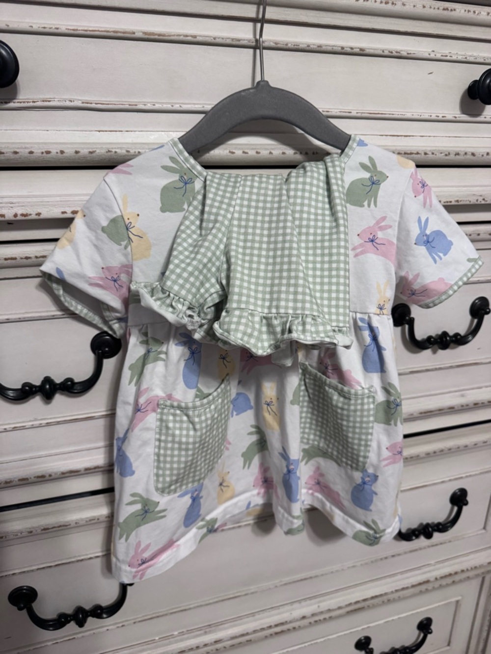 Kids Bunny Short Sleeve Top with Green Gingham with Green Gingham Ruffle Shorts